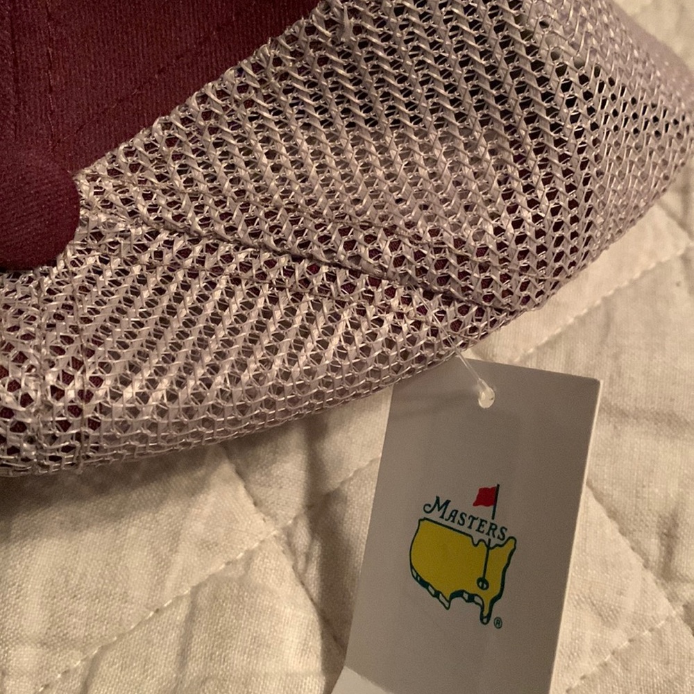 2019 Masters trucker hat, Tags attached, burgundy with taupe mesh - Picture 4 of 7